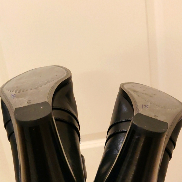 Michael Michael Kors Walden Black leather ankle, buckle boots sz 7 M - Picture 6 of 12